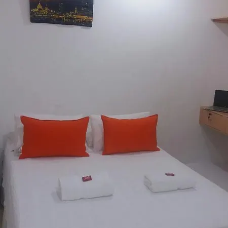 Casa Moma Hostal *